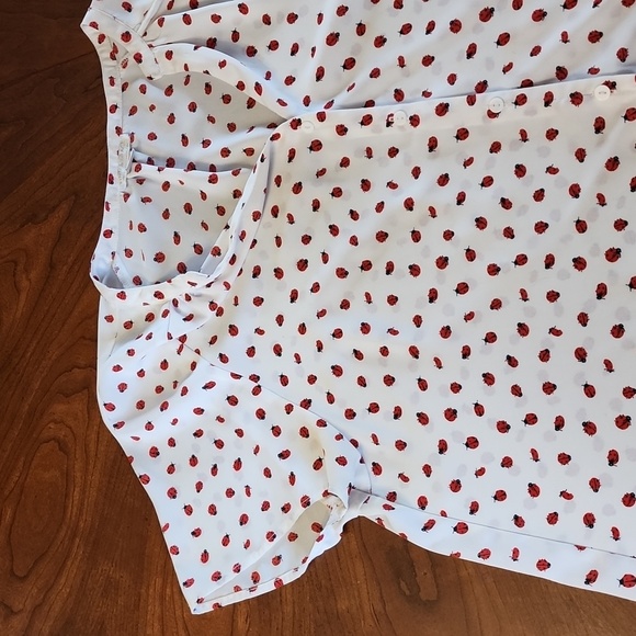 Ladybug pattern shirt - Picture 5 of 9